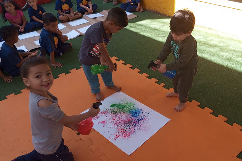 Recomeço com alegria na Creche Renascer e Escola Tio Pedro