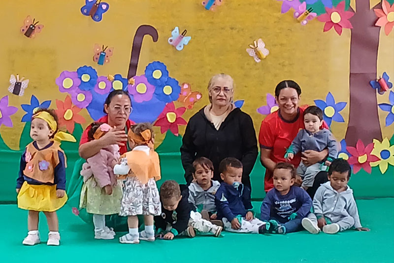 CEPI Angelins encerra Semana da Primavera com desfile das crianças