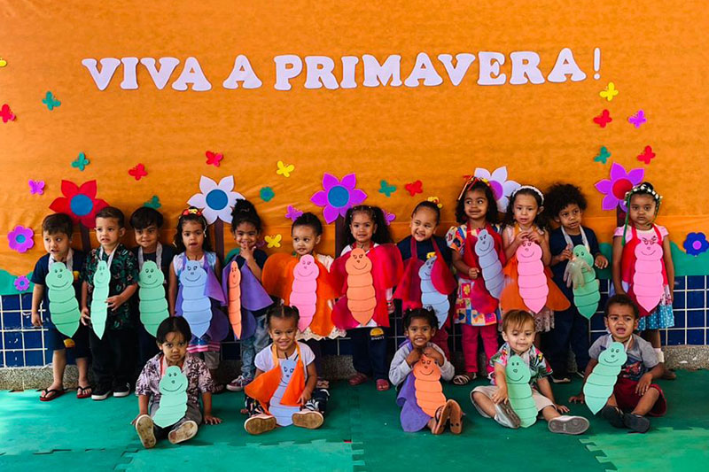 A Creche Renascer CEPI Paineira Encanta com Desfile da Primavera
