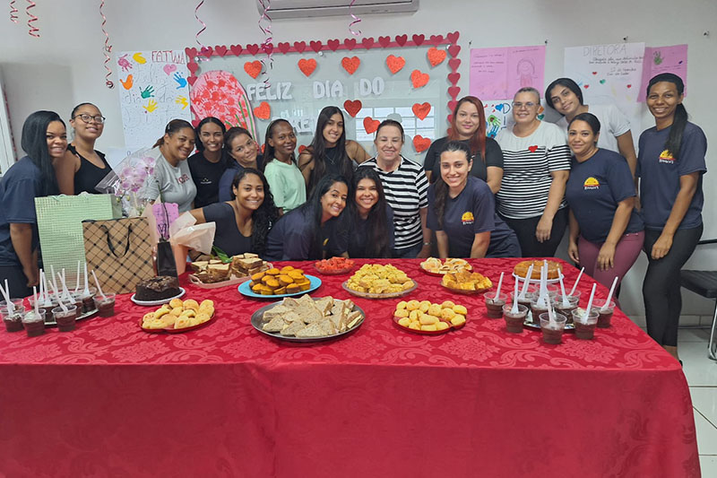 Família Renascer celebra o Dia do Diretor Escolar com muita alegria e gratidão!