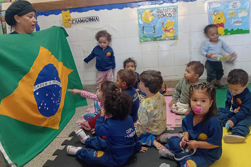 CEPI Paineira promove aprendizado sobre a Bandeira do Brasil e a diversidade cultural dos povos